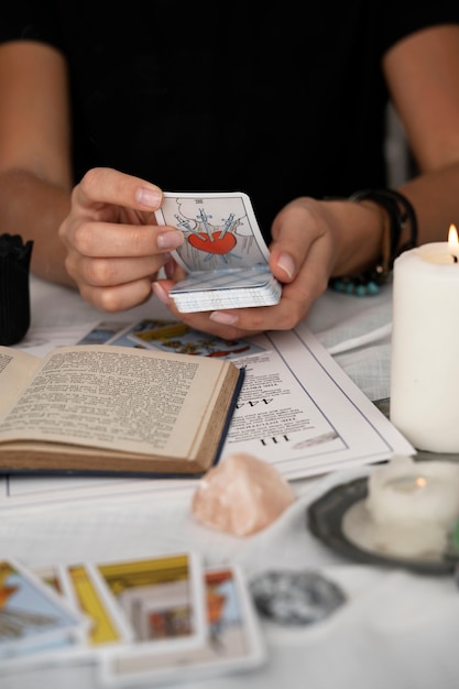 Mastering the Art of Oracle Card Reading